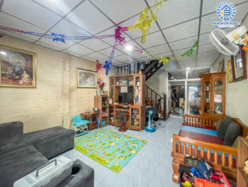 *****ทาวน์เฮ้าส์มือสองย่านนนทบุรี ม.ช.รุ่งเรือง 6 บางกรวย-ไทรน้อย เนื้อที่มากถึง 20 ตร.ว. ฟังก์ชัน 2 ห้องนอน 2 ห้องน้ำ 1 ที่จอดรถ บนทำเลศักยภาพ เพียง 10 นาทีถึงรถไฟฟ้าสายสีม่วง "สถานีบางพลู" ใกล้เซ็นทรัลเวสท์เกต ,เซ็นทรัลรัตนาธิเบศร์ เดินทางสะดวกสุดๆ